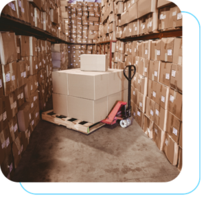 estoque parado em armazém logístico